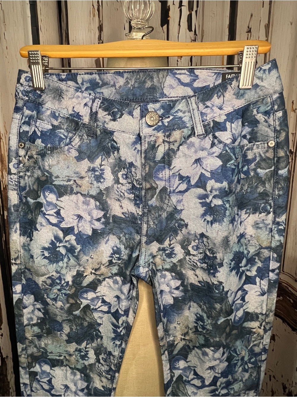 UNIQUE Buffalo David Bitton Blue Floral Skinny Jeans - Picture 2 of 8